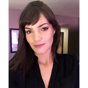 Meet your Posher, Beatriz